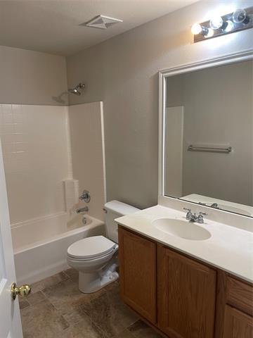 Building Photo - 5908 Meadowglen Dr