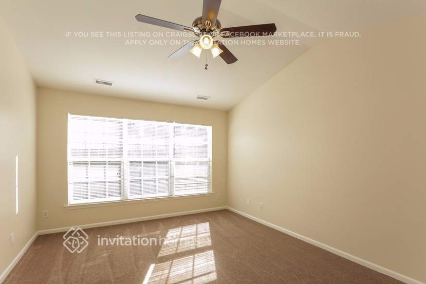 Building Photo - 5519 Bentgrass Run Dr