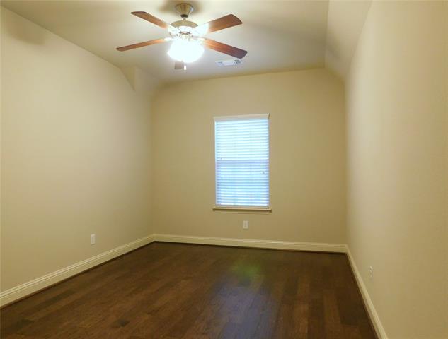 Building Photo - 1704 Serra Dr