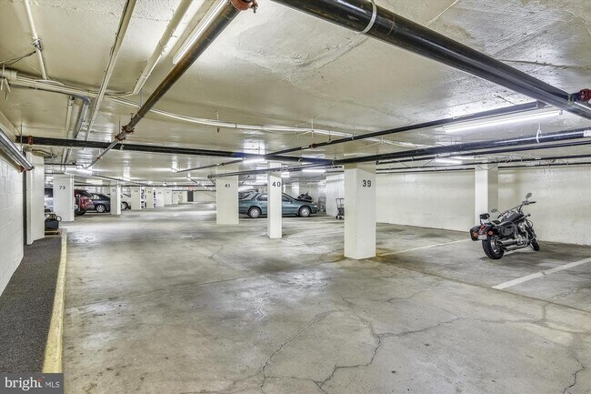 Building Photo - 8340 Greensboro Dr