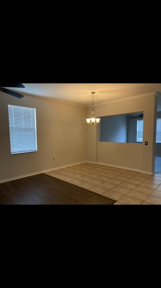 Building Photo - 2627 Lyndscape St