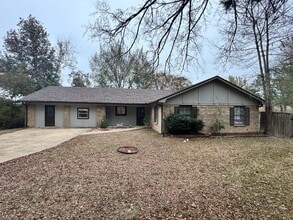 Building Photo - 405 Cypress Cir