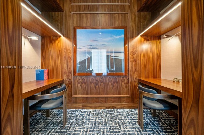 Building Photo - 2678 Tigertail Ave