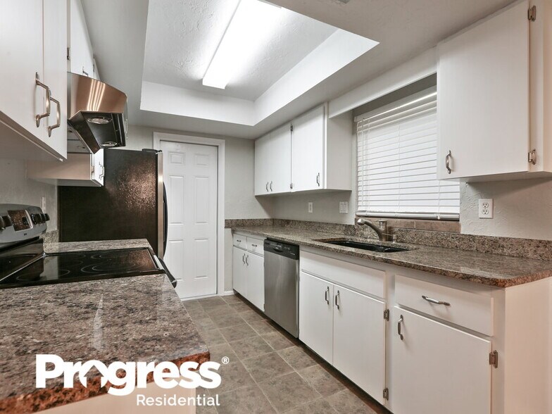 Building Photo - 4134 Shady Oaks Ct