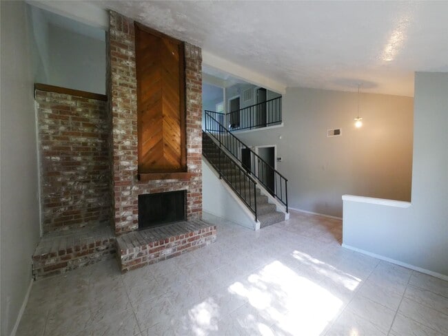 Building Photo - 16327 Quail Echo Dr