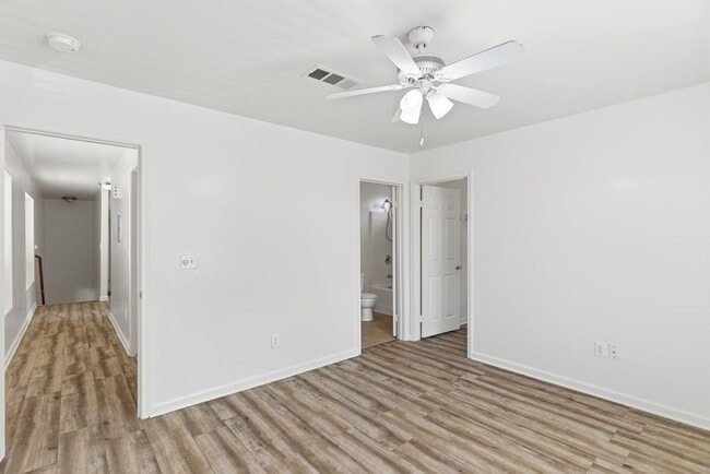 Building Photo - 726 K St