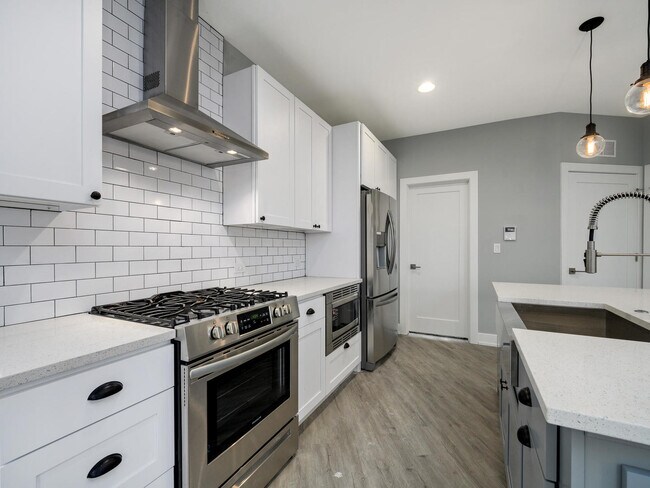 Building Photo - 5528 W Gettysburg St