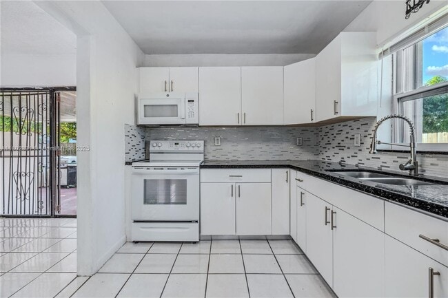 Building Photo - 22513 SW 113th Pl