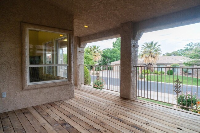 Building Photo - 984 Larkspur Rd