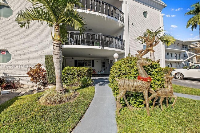 Building Photo - 470 Paradise Isle Blvd