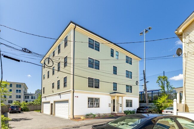 Building Photo - 10 Allen Ct