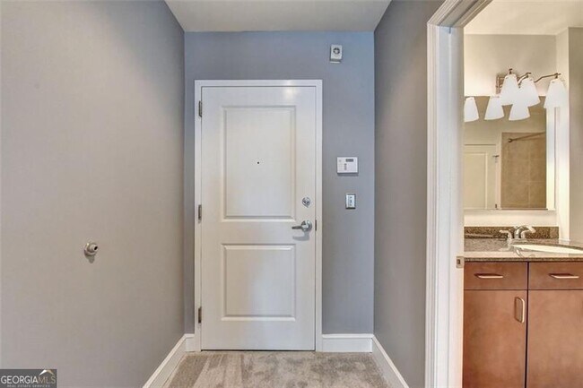 Building Photo - 44 Peachtree Pl NE