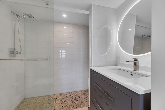 Building Photo - 1610 N Ocean Blvd