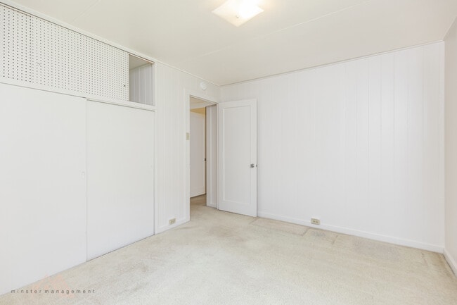 Building Photo - 1878A Mahana St