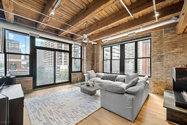 Building Photo - 520 W Huron St