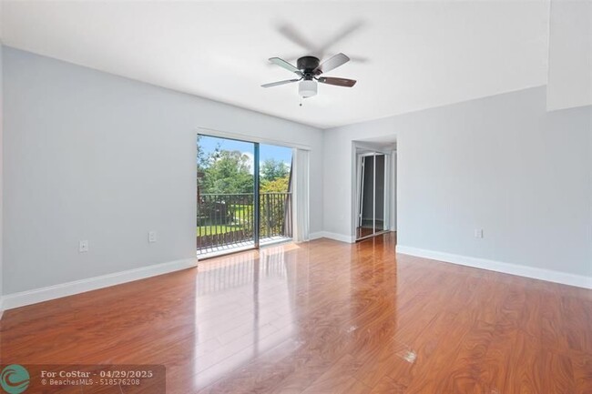 Building Photo - 4101 Wimbledon Dr