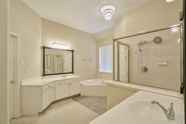 Building Photo - 15810 Ashton Hills Dr