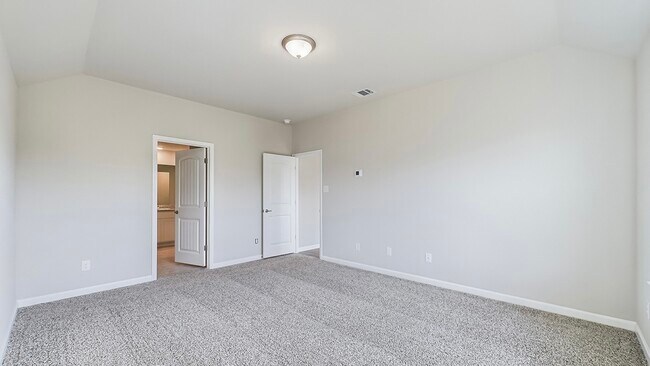 Building Photo - 105 Whirlaway Dr