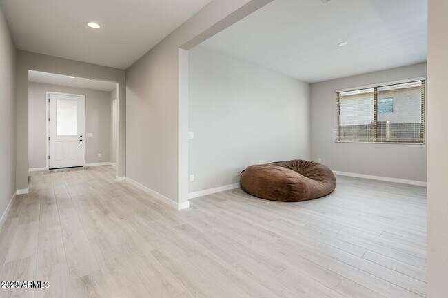 Building Photo - 5127 N 183rd Dr