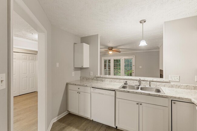 Building Photo - 390 Bubble Creek Ct