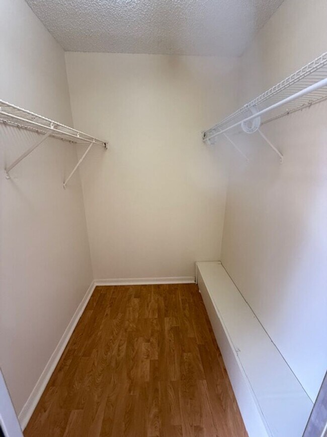 Building Photo - 5381 Elm Ct