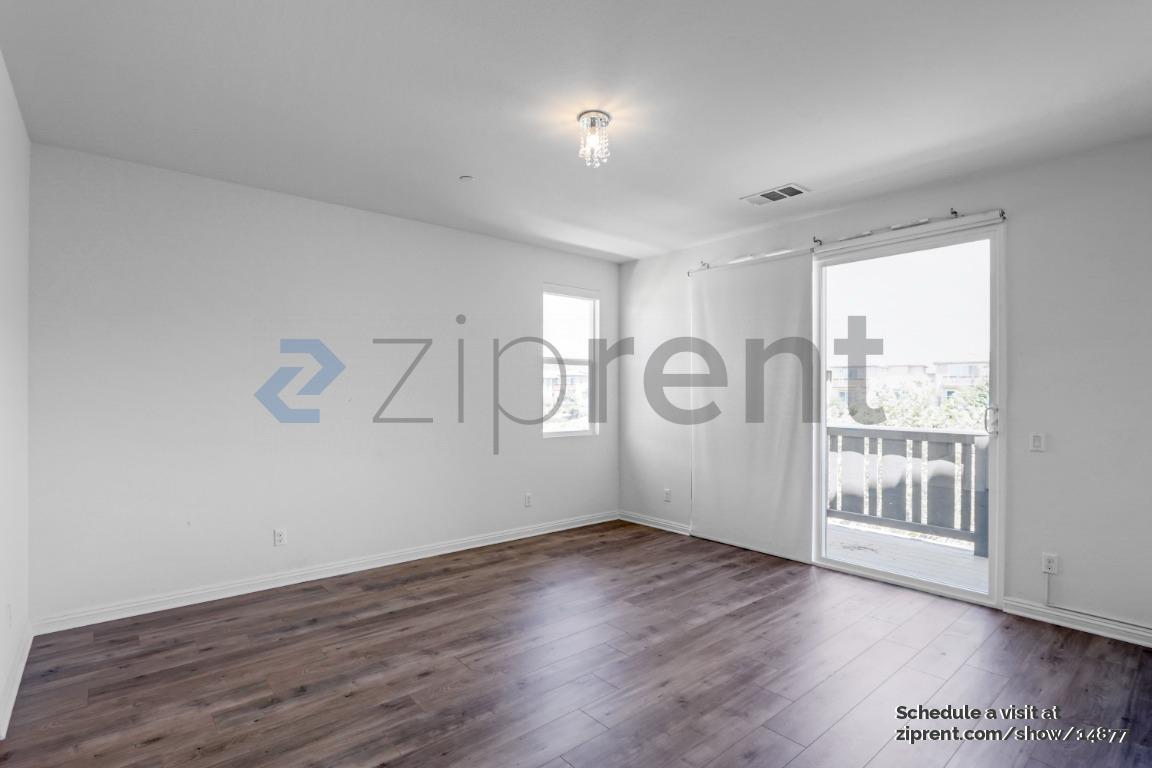Building Photo - Unit