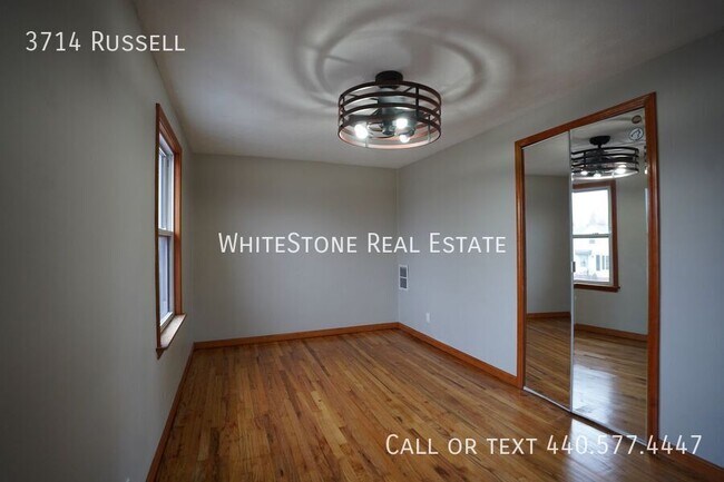 Building Photo - 3714 Russell-