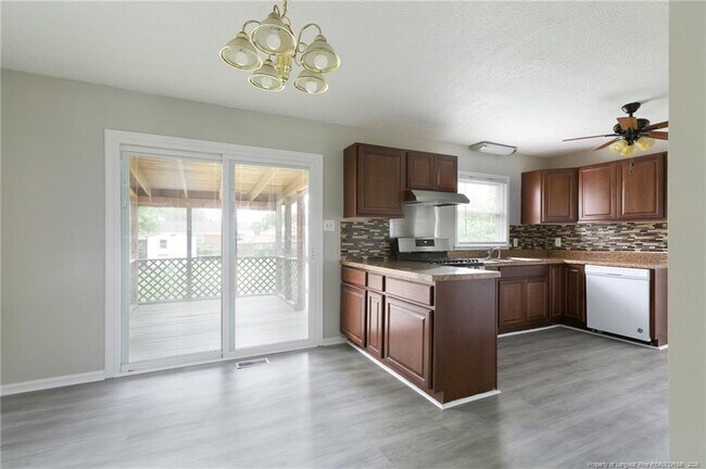 Building Photo - 304 Longhorn Dr