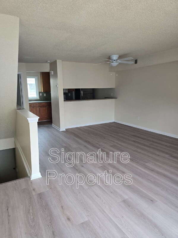 Building Photo - 2304 La Jolla Ct