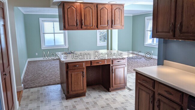 Building Photo - 2612 Haywood Rd