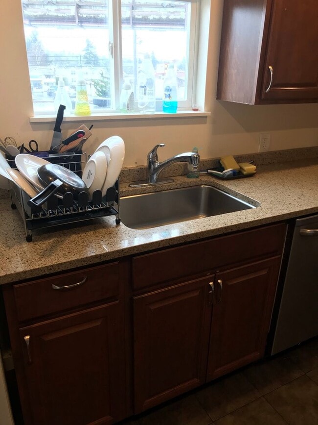 Building Photo - 947