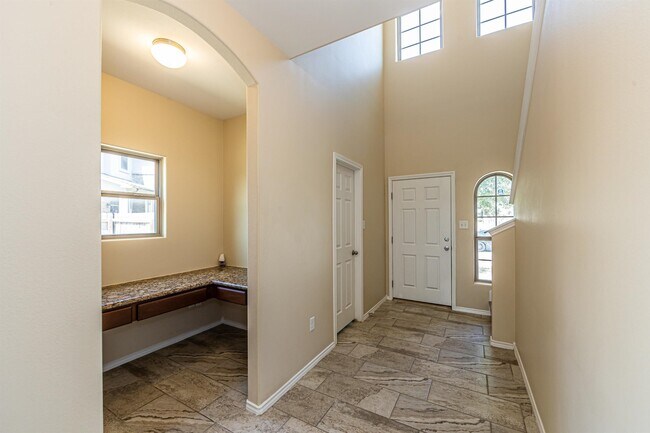 Building Photo - 11234 Sierra Gorda Dr