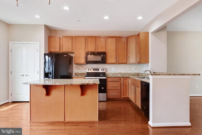 Building Photo - 9418 Paragon Ct