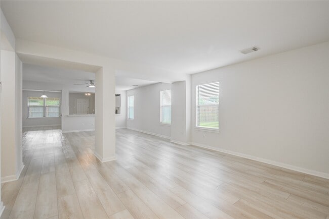 Building Photo - 8542 Village Rose Ln