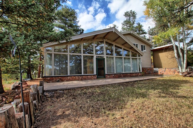 Primary Photo - 3 bed 2 bath mountain rental