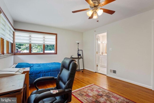 Building Photo - 5135 Summit Dr