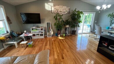 Building Photo - 24 Manchester St