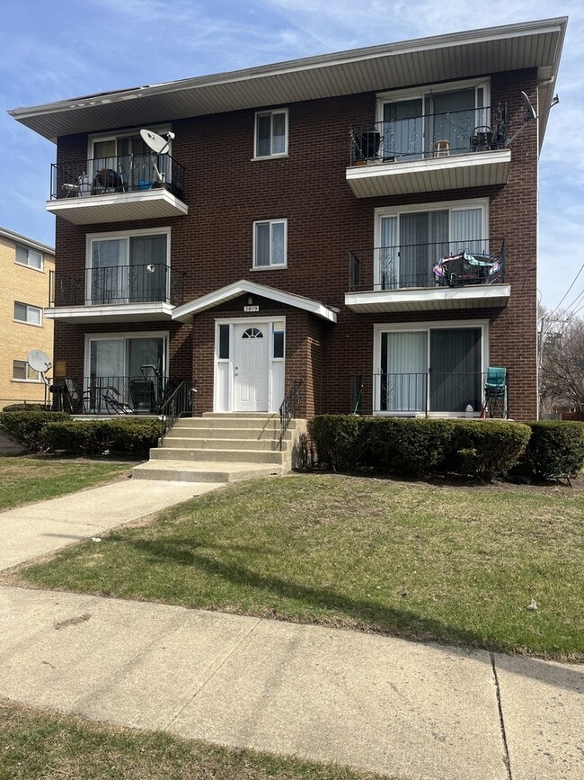 Building Photo - 7919 S 83rd Ct