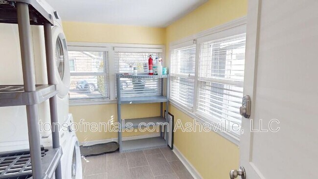 Building Photo - 653 Long Shoals Rd