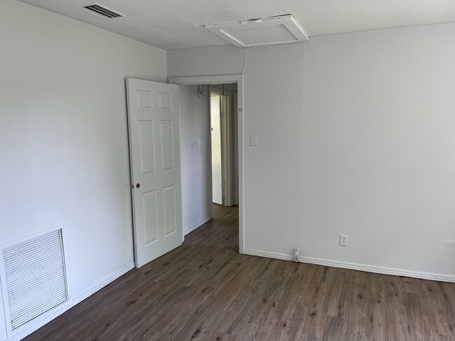 Building Photo - 2741 Essex St