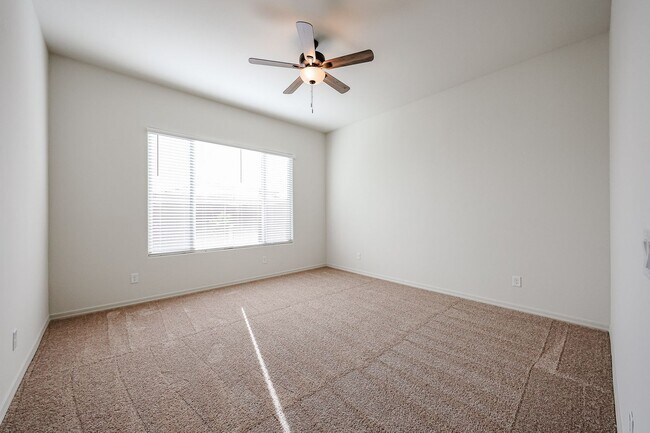 Building Photo - 4 Bedroom Home in Asante Community