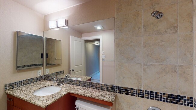 Building Photo - Gold Pointe condo!  2 Bed, 2 Bath Condo w/2 parking spaces, MOVE IN SPECIAL - Available NOW!