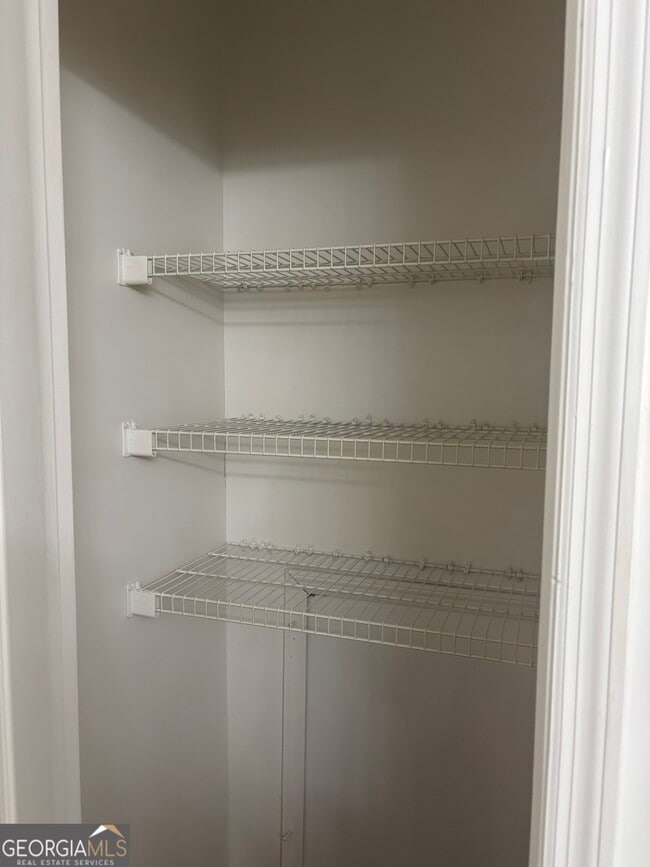 Building Photo - 256 Frederick Dr