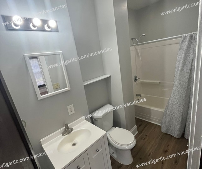 Building Photo - 677 Tyler St