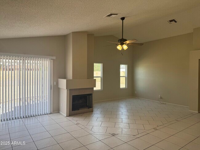 Building Photo - 6320 W Shaw Butte Dr