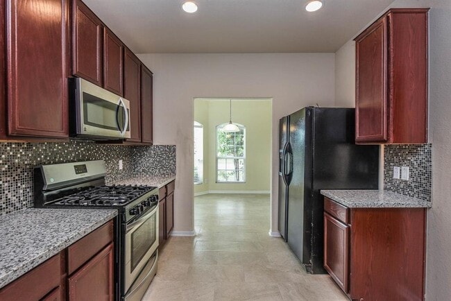 Building Photo - 18402 Each Elm Way