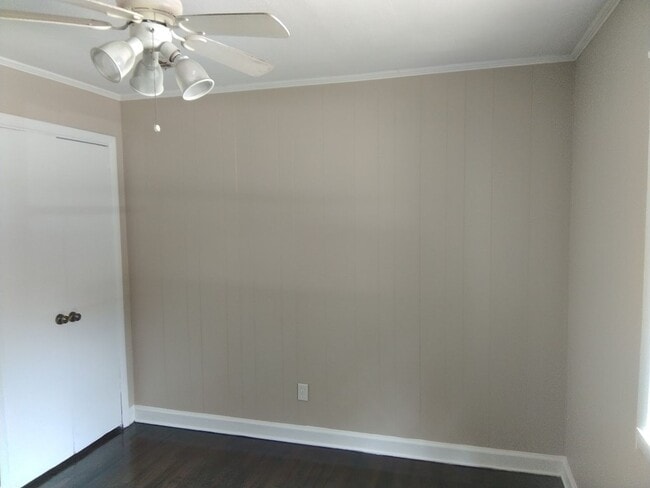 Building Photo - 304 Old Shaw Rd