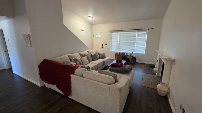 Building Photo - Heart of Puyallup Stunner; a Must See!