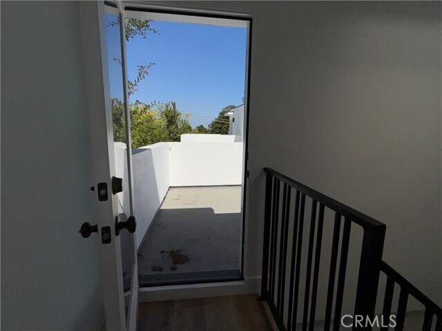 Building Photo - 5042 Laurel Canyon Blvd