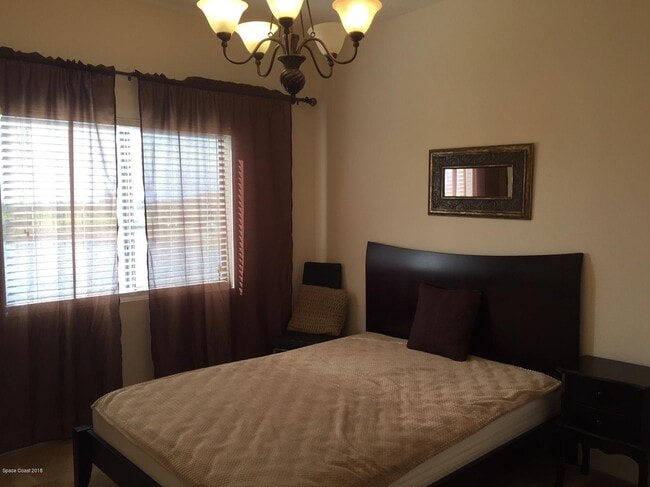 Building Photo - 755 Ventura Dr